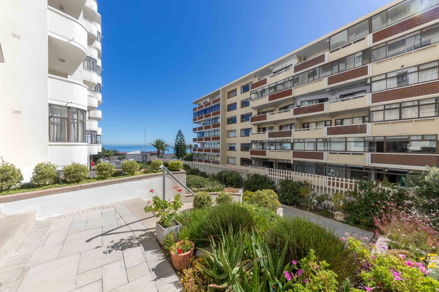 3 Bedroom Property for Sale in Sea Point Western Cape